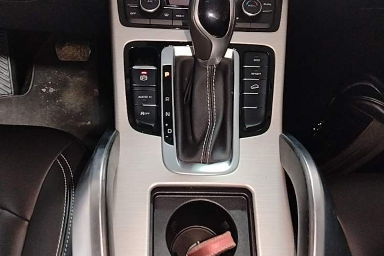 Used Geely Auto Emgrand X7 Sport 2018 1.8TD Automatic Two-Wheel Drive Zhiya Model Gear Lever