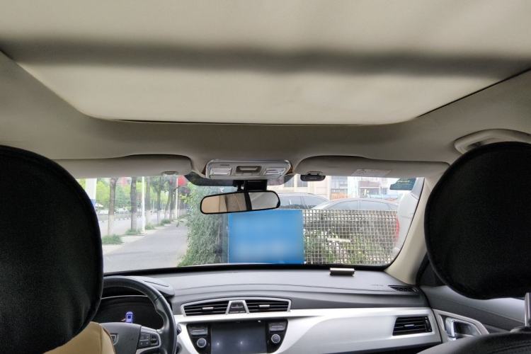 Used Geely Auto Emgrand X7 Sport 2018 1.8TD Automatic Two-Wheel Drive Smart Connect 4G Internet Edition Headliner