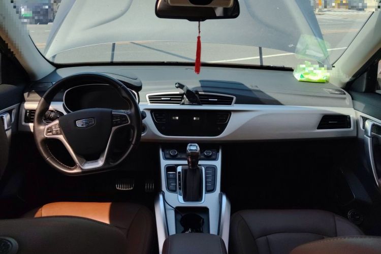 Used Geely Auto Emgrand X7 Sport 2018 1.8TD Automatic Two-Wheel Drive ZhiZun Model with 4G Connectivity Headliner