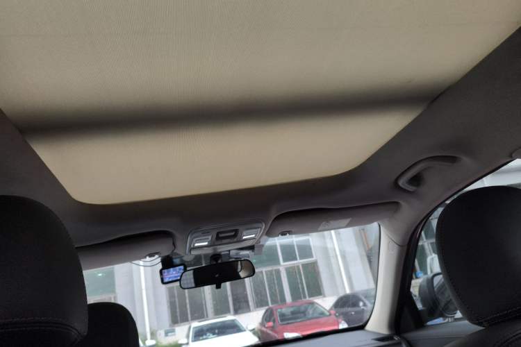 Used Geely Auto Emgrand X7 Sport 2018 1.8TD Automatic Two-Wheel Drive Smart Connect 4G Internet Edition Headliner