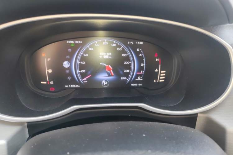 Used Geely Auto Emgrand X7 Sport 2018 1.8TD Automatic Two-Wheel Drive Smart Connect 4G Internet Edition Instrument Cluster