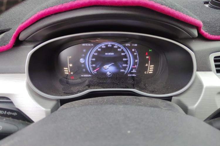 Used Geely Auto Emgrand X7 Sport 2018 Revised Version 1.8TD Automatic Two-Wheel Drive Smart Connectivity 4G-Enabled Edition Instrument Cluster