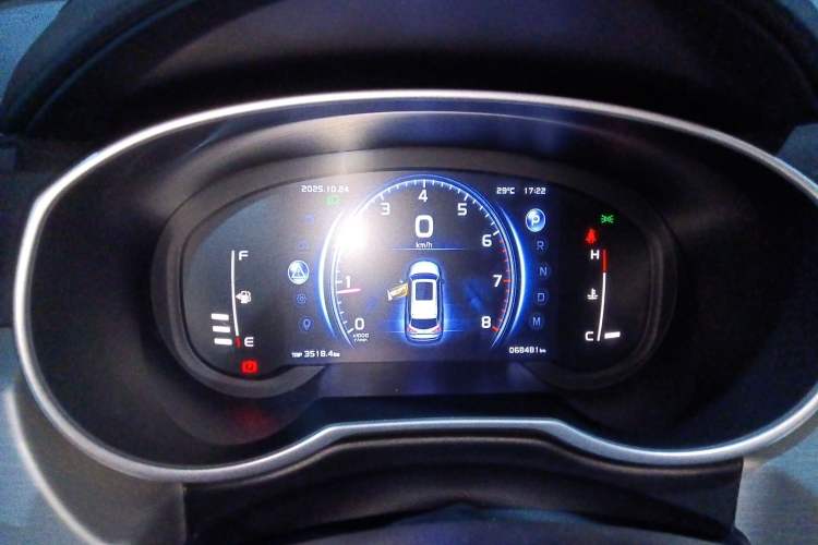 Used Geely Auto Emgrand X7 Sport 2018 1.8TD Automatic Two-Wheel Drive Smart Connect 4G Internet Edition Instrument Cluster
