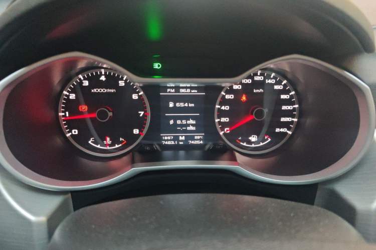 Used Geely Auto Emgrand X7 Sport 2018 2.0L Manual Two-Wheel Drive Zhiya Version Instrument Cluster