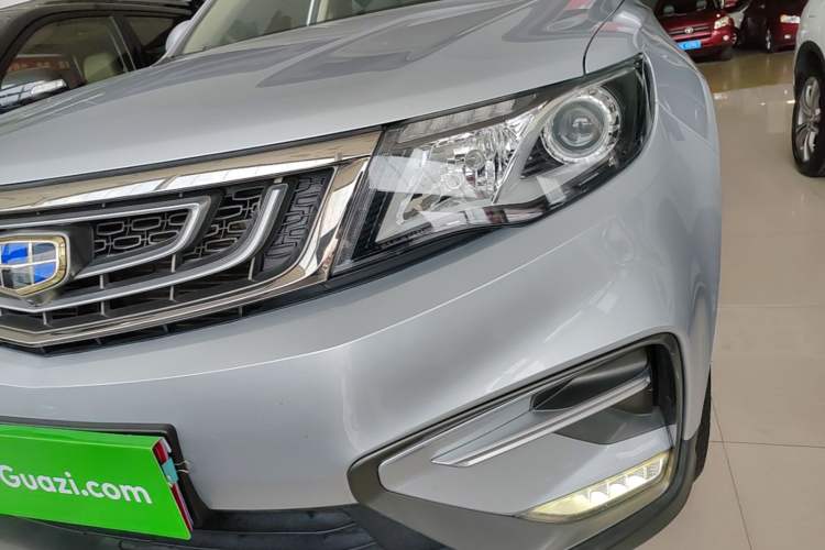 Used Geely Auto Emgrand X7 Sport 2018 1.8TD Automatic Two-Wheel Drive Zhiya Model Left Front Headlight