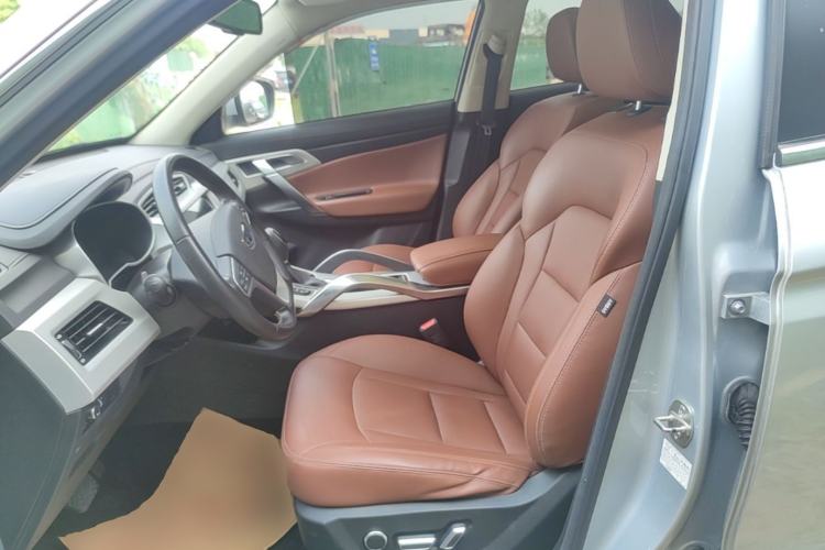 Used Geely Auto Emgrand X7 Sport 2018 1.8TD Automatic Two-Wheel Drive ZhiZun Model with 4G Connectivity Left Front Seat