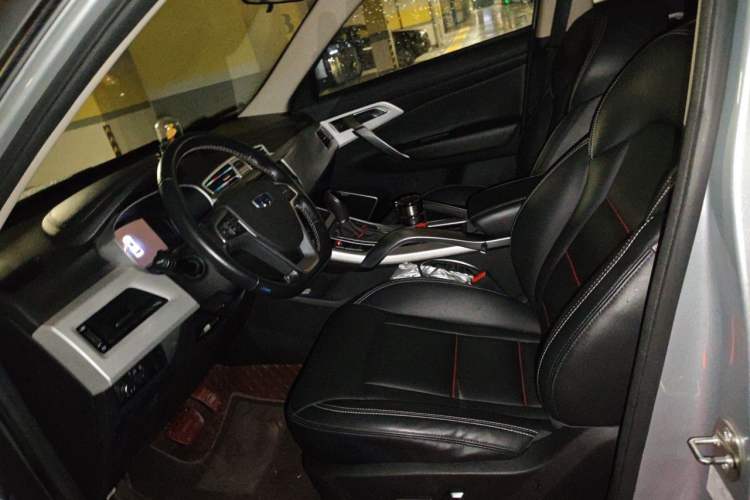 Used Geely Auto Emgrand X7 Sport 2018 Revised Version 1.8TD Automatic Two-Wheel Drive Smart Connectivity 4G-Enabled Edition Left Front Seat