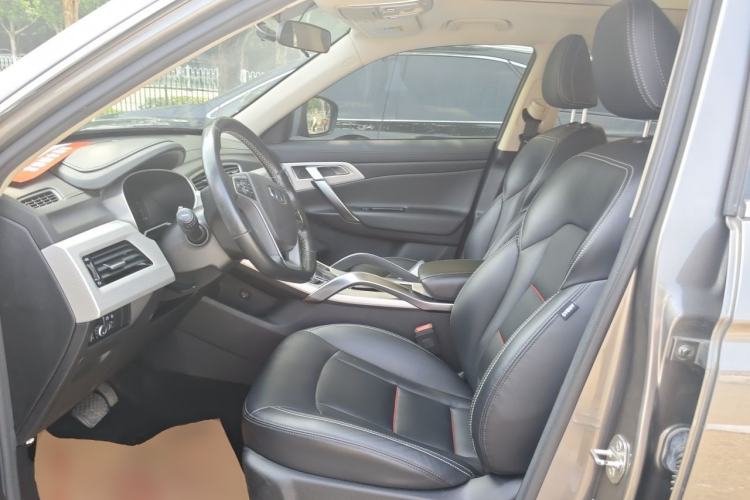 Used Geely Auto Emgrand X7 Sport 2018 1.8TD Automatic Two-Wheel Drive Smart Connect 4G Internet Edition Left Front Seat