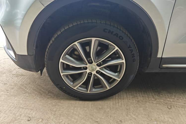 Used Geely Auto Emgrand X7 Sport 2018 1.8TD Automatic Two-Wheel Drive Smart Connect 4G Internet Edition Left Front Wheel Hub