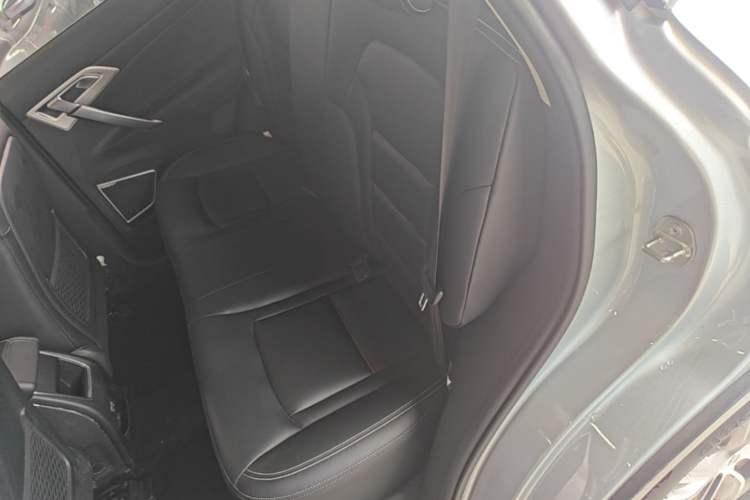 Used Geely Auto Emgrand X7 Sport 2018 1.8TD Manual Two-Wheel Drive Zhiya Model Left Rear Seat