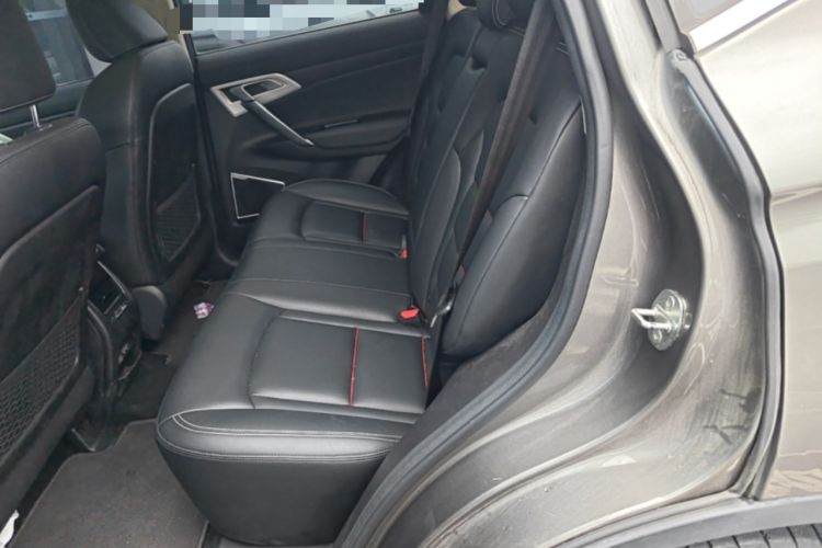 Used Geely Auto Emgrand X7 Sport 2018 1.8TD Automatic Two-Wheel Drive Smart Connect 4G Internet Edition Left Rear Seat