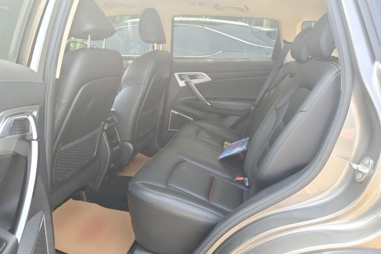 Used Geely Auto Emgrand X7 Sport 2018 1.8TD Automatic Two-Wheel Drive Smart Connect 4G Internet Edition Left Rear Seat