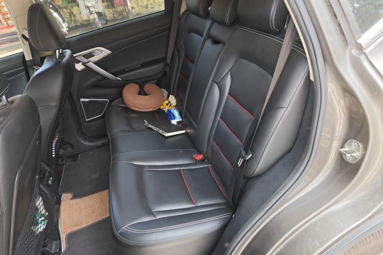 Used Geely Auto Emgrand X7 Sport 2018 1.8TD Automatic Two-Wheel Drive Smart Connect 4G Internet Edition Left Rear Seat