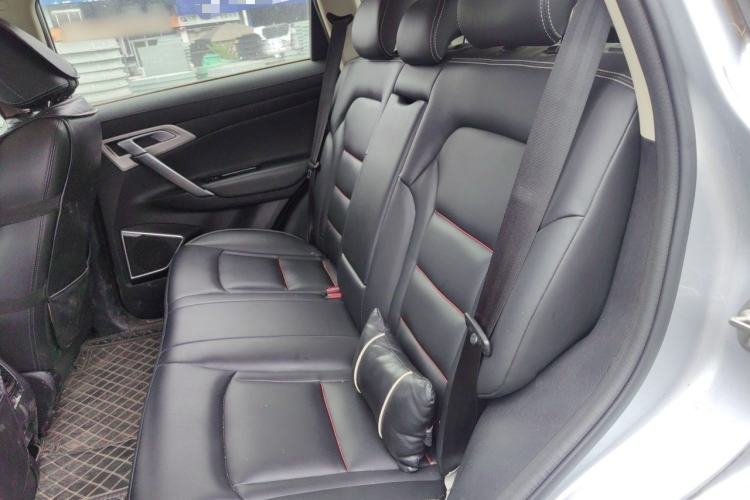 Used Geely Auto Emgrand X7 Sport 2018 Revised Version 1.8TD Automatic Two-Wheel Drive Smart Connectivity 4G-Enabled Edition Left Rear Seat
