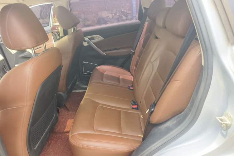 Used Geely Auto Emgrand X7 Sport 2018 Sport Edition 1.8TD Automatic Two-Wheel Drive ZhiZun Model Left Rear Seat