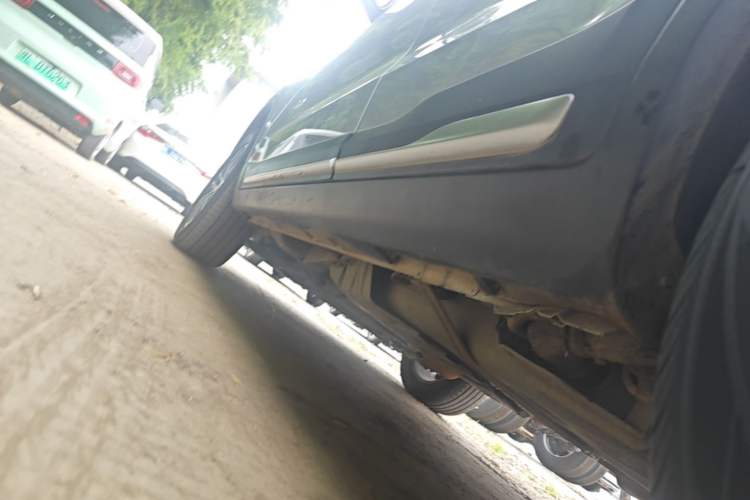 Used Geely Auto Emgrand X7 Sport 2018 1.8TD Automatic Two-Wheel Drive Smart Connect 4G Internet Edition Left Side Sill