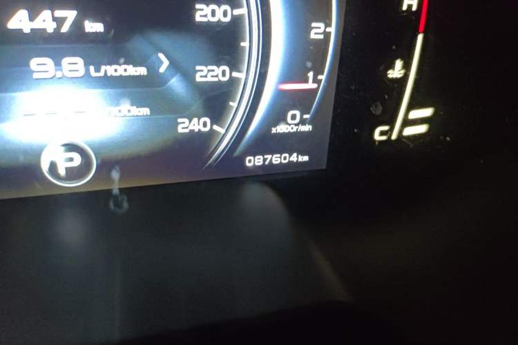 Used Geely Auto Emgrand X7 Sport 2018 1.8TD Automatic Two-Wheel Drive Smart Connect 4G Internet Edition Odometer Close Up