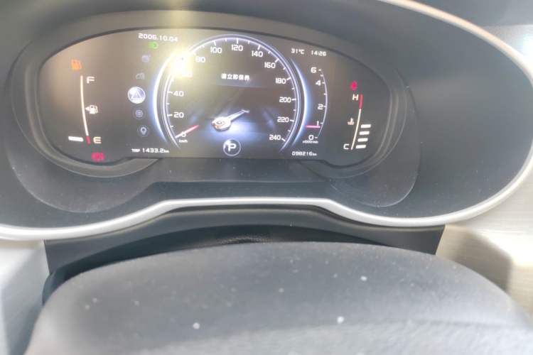Used Geely Auto Emgrand X7 Sport 2018 1.8TD Automatic Two-Wheel Drive Smart Connect 4G Internet Edition Odometer Close Up