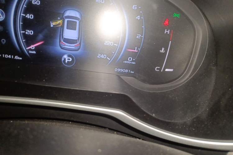 Used Geely Auto Emgrand X7 Sport 2018 1.8TD Automatic Two-Wheel Drive ZhiZun Model with 4G Connectivity Odometer Close Up