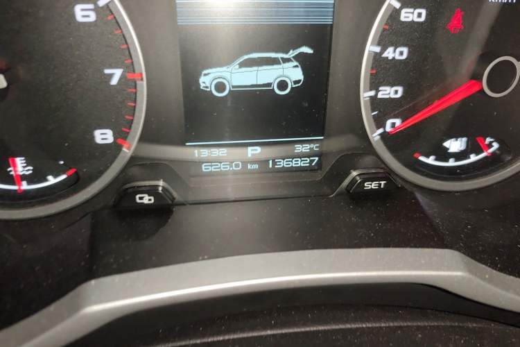 Used Geely Auto Emgrand X7 Sport 2018 1.8TD Automatic Two-Wheel Drive Zhiya Model Odometer Close Up