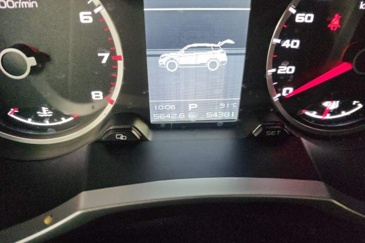 Used Geely Auto Emgrand X7 Sport 2018 1.8TD Automatic Two-Wheel Drive Zhiya Model Odometer Close Up