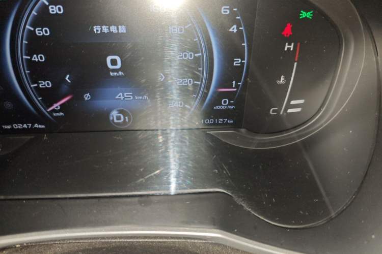 Used Geely Auto Emgrand X7 Sport 2018 1.8TD Automatic Two-Wheel Drive Smart Connect 4G Internet Edition Odometer Close Up