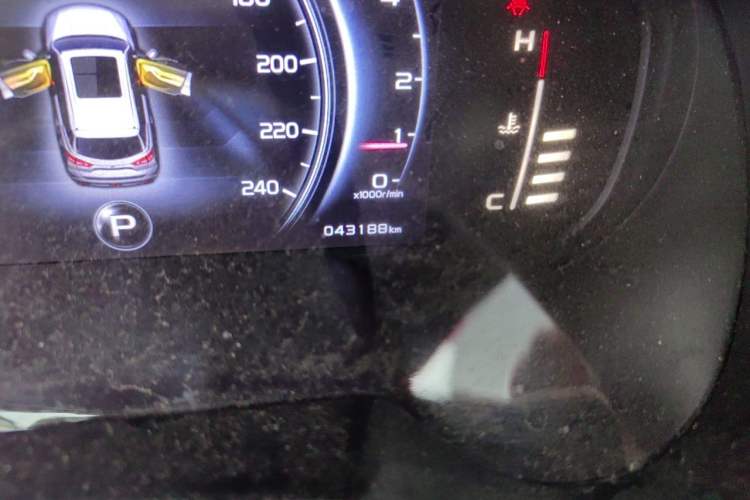 Used Geely Auto Emgrand X7 Sport 2018 Revised Version 1.8TD Automatic Two-Wheel Drive Smart Connectivity 4G-Enabled Edition Odometer Close Up