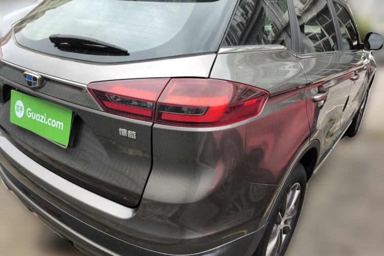 Used Geely Auto Emgrand X7 Sport 2018 1.8TD Automatic Two-Wheel Drive Smart Connect 4G Internet Edition Rear Right 45 Deg