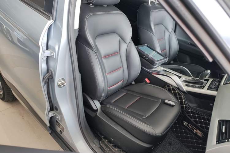 Used Geely Auto Emgrand X7 Sport 2018 1.8TD Automatic Two-Wheel Drive Zhiya Model Right Front Seat