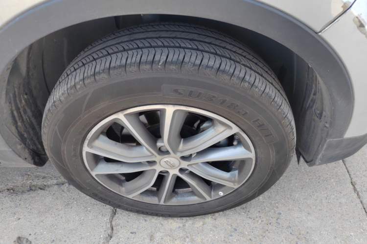 Used Geely Auto Emgrand X7 Sport 2018 1.8TD Automatic Two-Wheel Drive Smart Connect 4G Internet Edition Right Front Wheel Hub