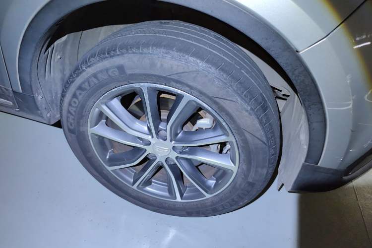 Used Geely Auto Emgrand X7 Sport 2018 1.8TD Automatic Two-Wheel Drive Zhiya Model Right Front Wheel Hub