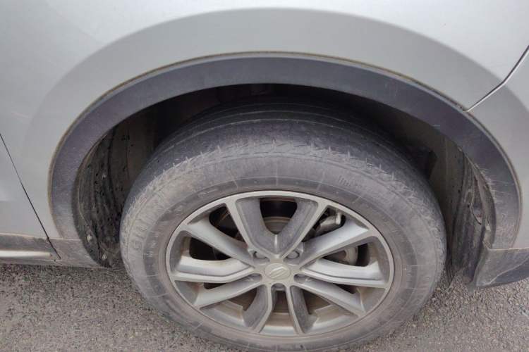 Used Geely Auto Emgrand X7 Sport 2018 Revised Version 1.8TD Automatic Two-Wheel Drive Smart Connectivity 4G-Enabled Edition Right Front Wheel Hub