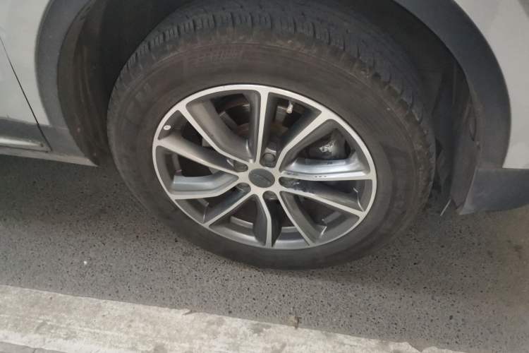 Used Geely Auto Emgrand X7 Sport 2018 1.8TD Automatic Two-Wheel Drive Smart Connect 4G Internet Edition Right Front Wheel Hub