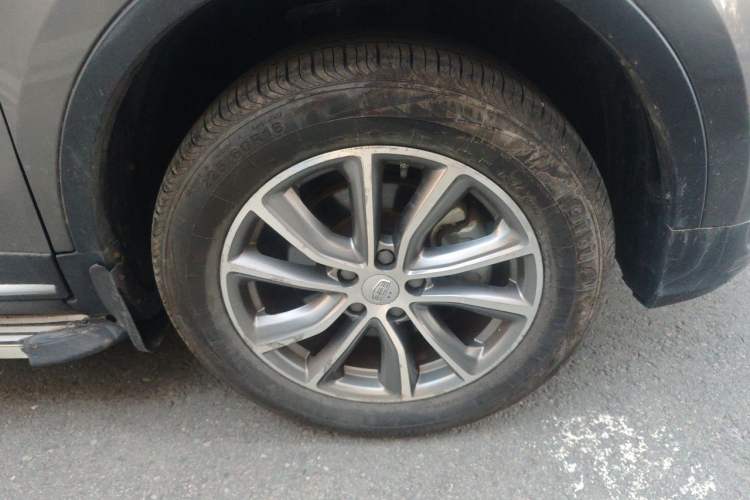 Used Geely Auto Emgrand X7 Sport 2018 2.0L Manual Two-Wheel Drive Zhiya Version Right Front Wheel Hub