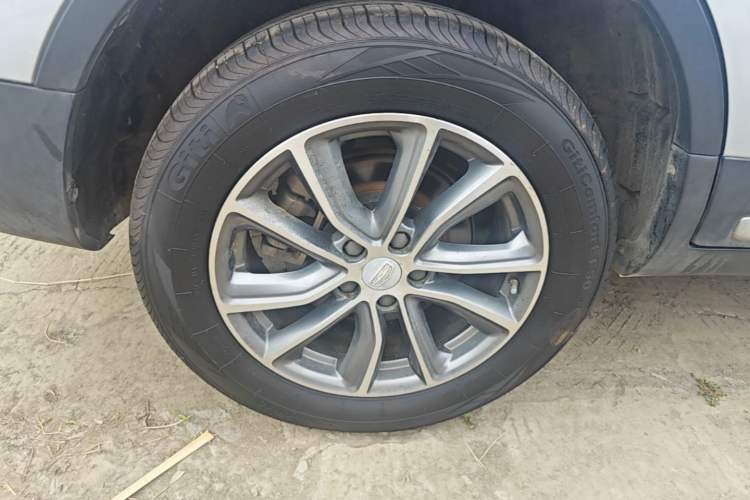 Used Geely Auto Emgrand X7 Sport 2018 1.8TD Automatic Two-Wheel Drive Smart Connect 4G Internet Edition Right Rear Wheel Hub