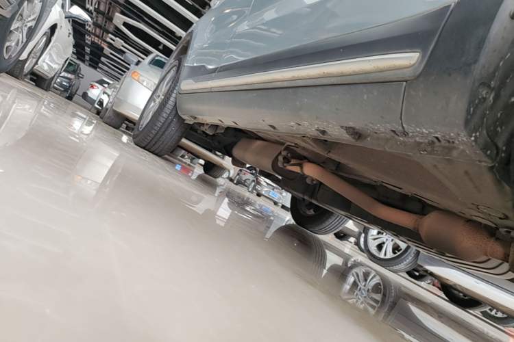 Used Geely Auto Emgrand X7 Sport 2018 1.8TD Automatic Two-Wheel Drive Zhiya Model Right Side Sill