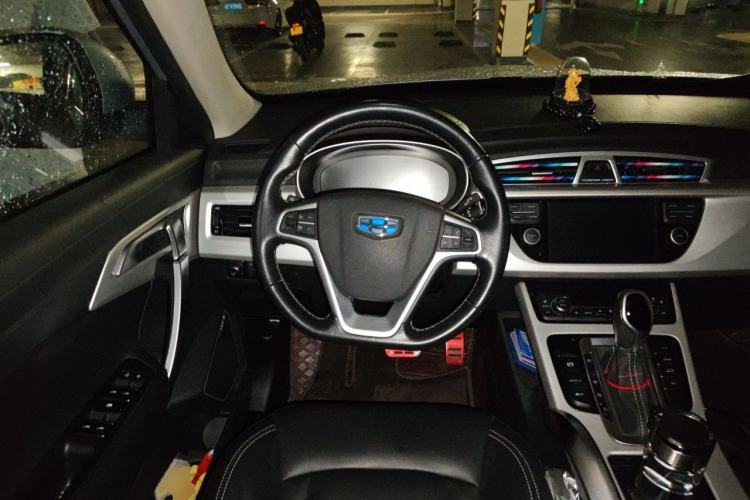 Used Geely Auto Emgrand X7 Sport 2018 Revised Version 1.8TD Automatic Two-Wheel Drive Smart Connectivity 4G-Enabled Edition Steering Wheel