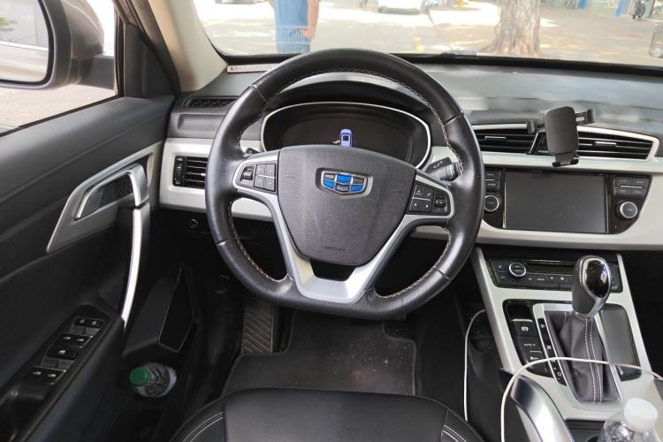 Used Geely Auto Emgrand X7 Sport 2018 1.8TD Automatic Two-Wheel Drive Smart Connect 4G Internet Edition Steering Wheel