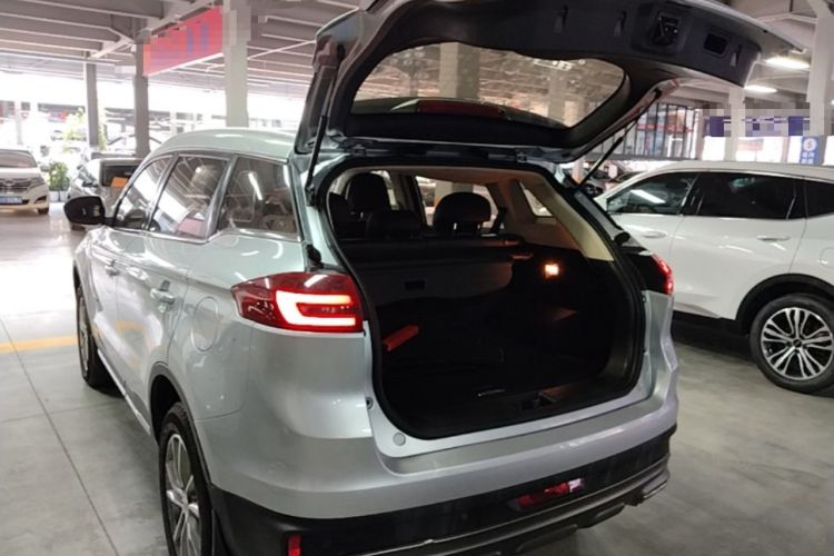 Used Geely Auto Emgrand X7 Sport 2018 1.8TD Automatic Two-Wheel Drive Zhiya Model Trunk