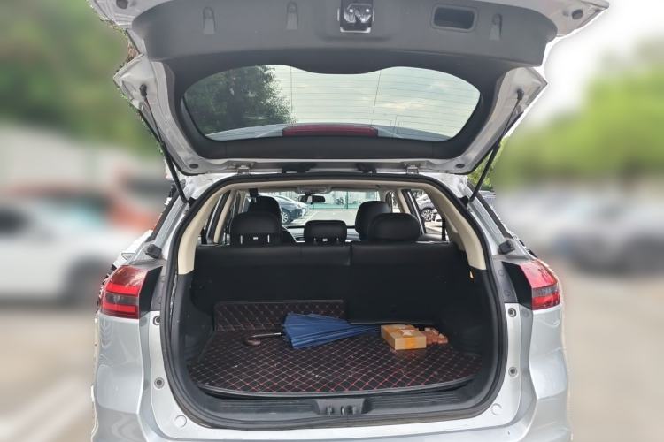 Used Geely Auto Emgrand X7 Sport 2018 Revised Version 1.8TD Automatic Two-Wheel Drive Smart Connectivity 4G-Enabled Edition Trunk
