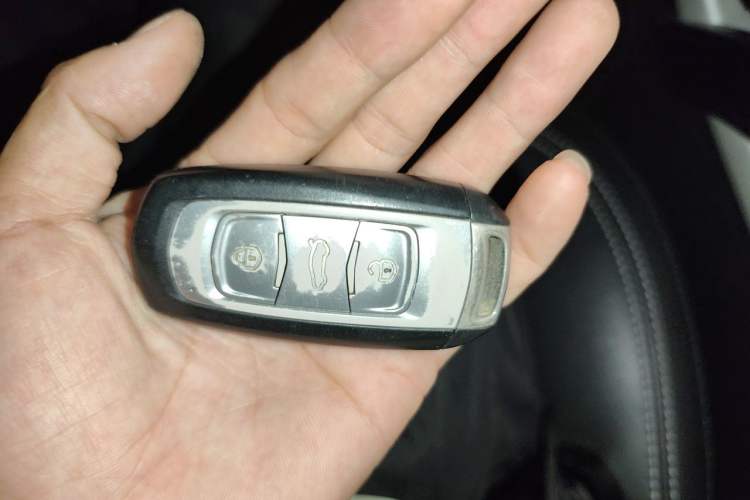 Used Geely Auto Emgrand X7 Sport 2018 1.8TD Automatic Two-Wheel Drive Zhiya Model Vehicle Key