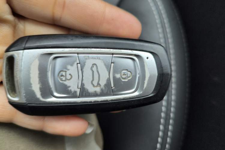 Used Geely Auto Emgrand X7 Sport 2018 1.8TD Automatic Two-Wheel Drive Smart Connect 4G Internet Edition Vehicle Key