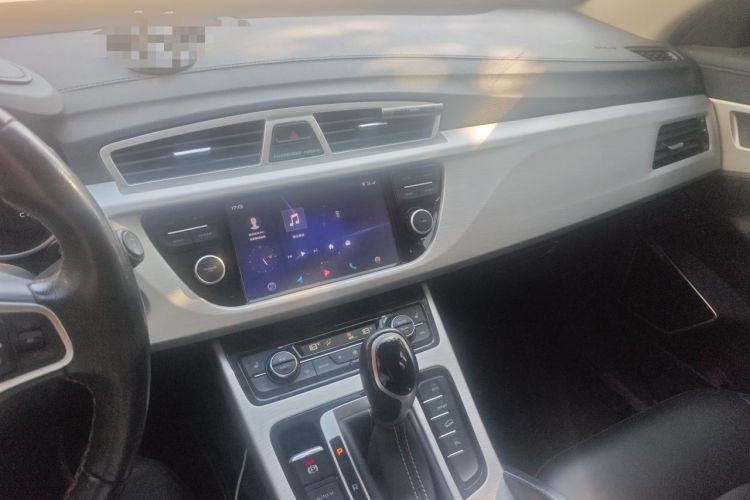 Used Geely Auto Emgrand X7 Sport 2018 1.8TD Automatic Two-Wheel Drive Smart Connect 4G Internet Edition Audio And AC Panel