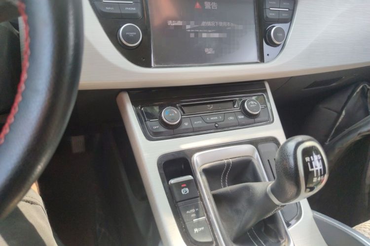 Used Geely Auto Emgrand X7 Sport 2018 2.0L Manual Two-Wheel Drive Zhiya Version Audio And AC Panel
