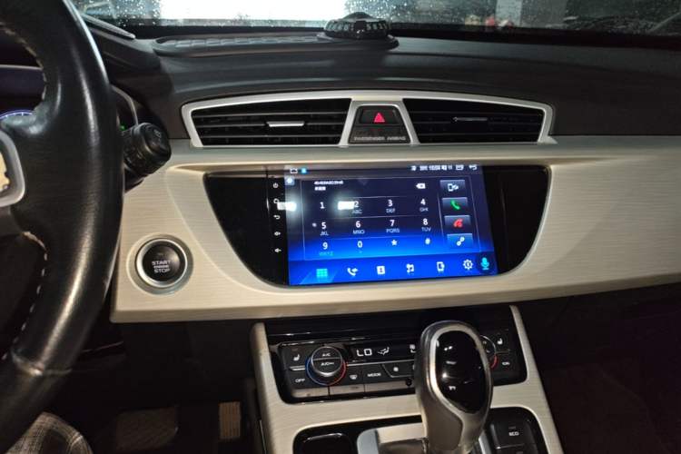 Used Geely Auto Emgrand X7 Sport 2018 1.8TD Automatic Two-Wheel Drive Smart Connect 4G Internet Edition Audio And AC Panel