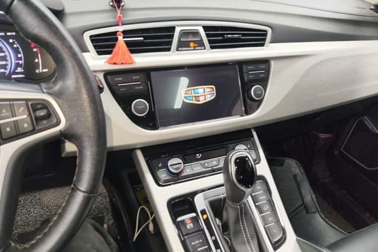 Used Geely Auto Emgrand X7 Sport 2018 1.8TD Automatic Two-Wheel Drive Smart Connect 4G Internet Edition Audio And AC Panel