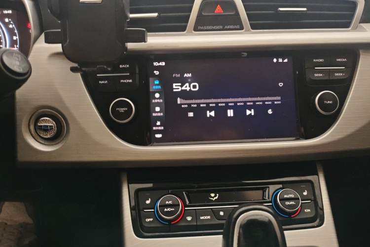 Used Geely Auto Emgrand X7 Sport 2018 1.8TD Automatic Two-Wheel Drive Smart Connect 4G Internet Edition Audio And AC Panel