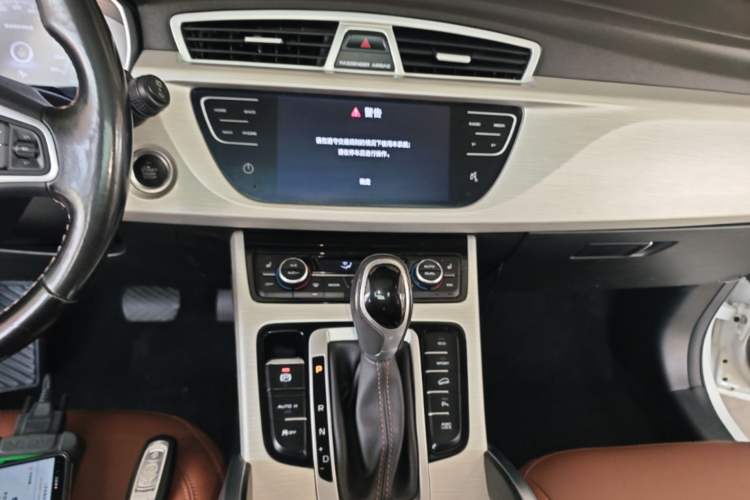 Used Geely Auto Emgrand X7 Sport 2018 1.8TD Automatic All-Wheel-Drive ZhiZun Model with 4G Connectivity Audio And AC Panel