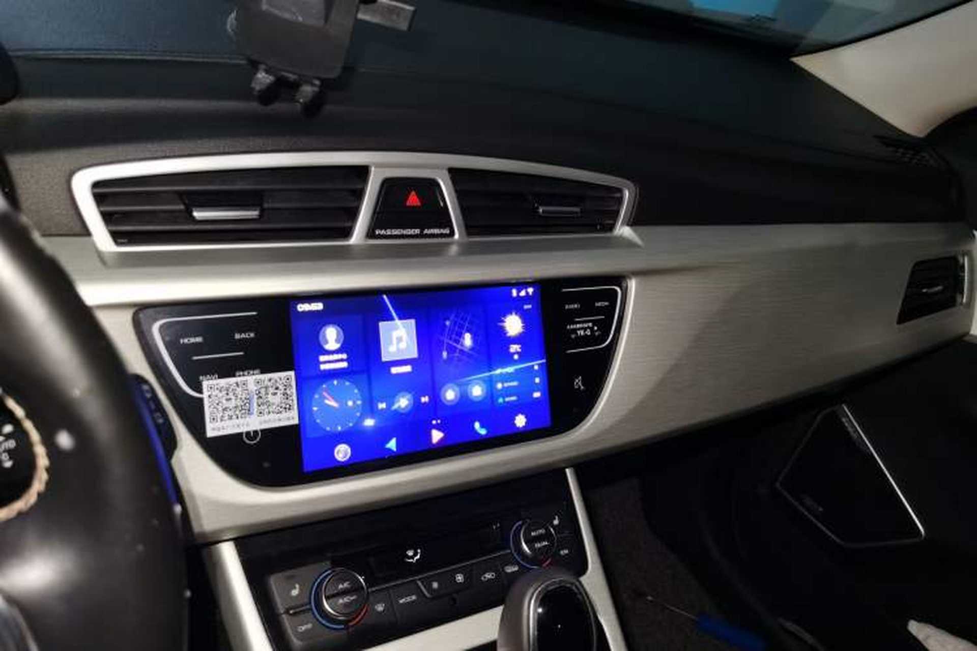 Used Geely Auto Emgrand X7 Sport 2018 1.8TD Automatic Two-Wheel Drive ZhiZun Model with 4G Connectivity Audio And AC Panel