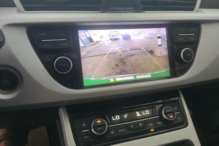 Used Geely Auto Emgrand X7 Sport 2018 1.8TD Automatic Two-Wheel Drive Smart Connect 4G Internet Edition Audio And AC Panel